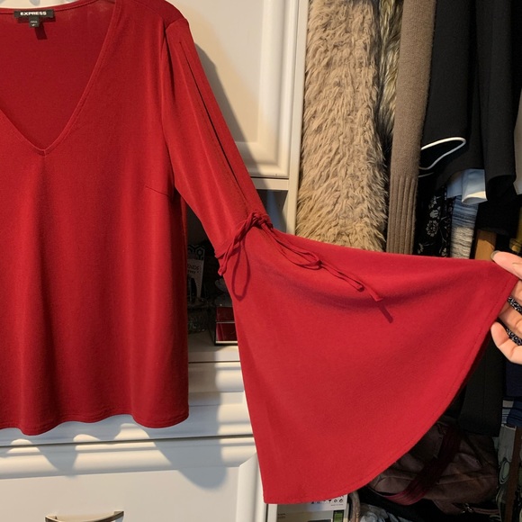 Express Top - Picture 2 of 4